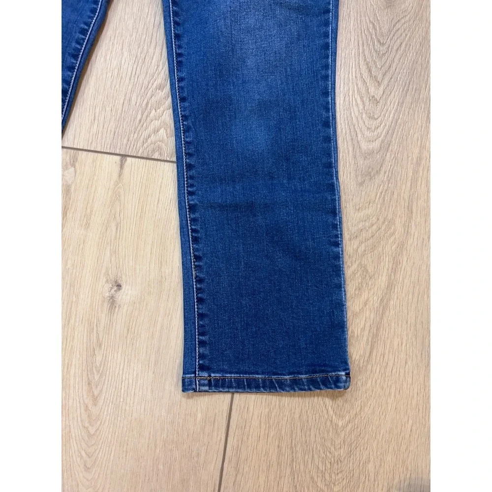 Democracy Ab solution Straight Leg Jeans Medium Wash Blue Size 6 Elastic Waist